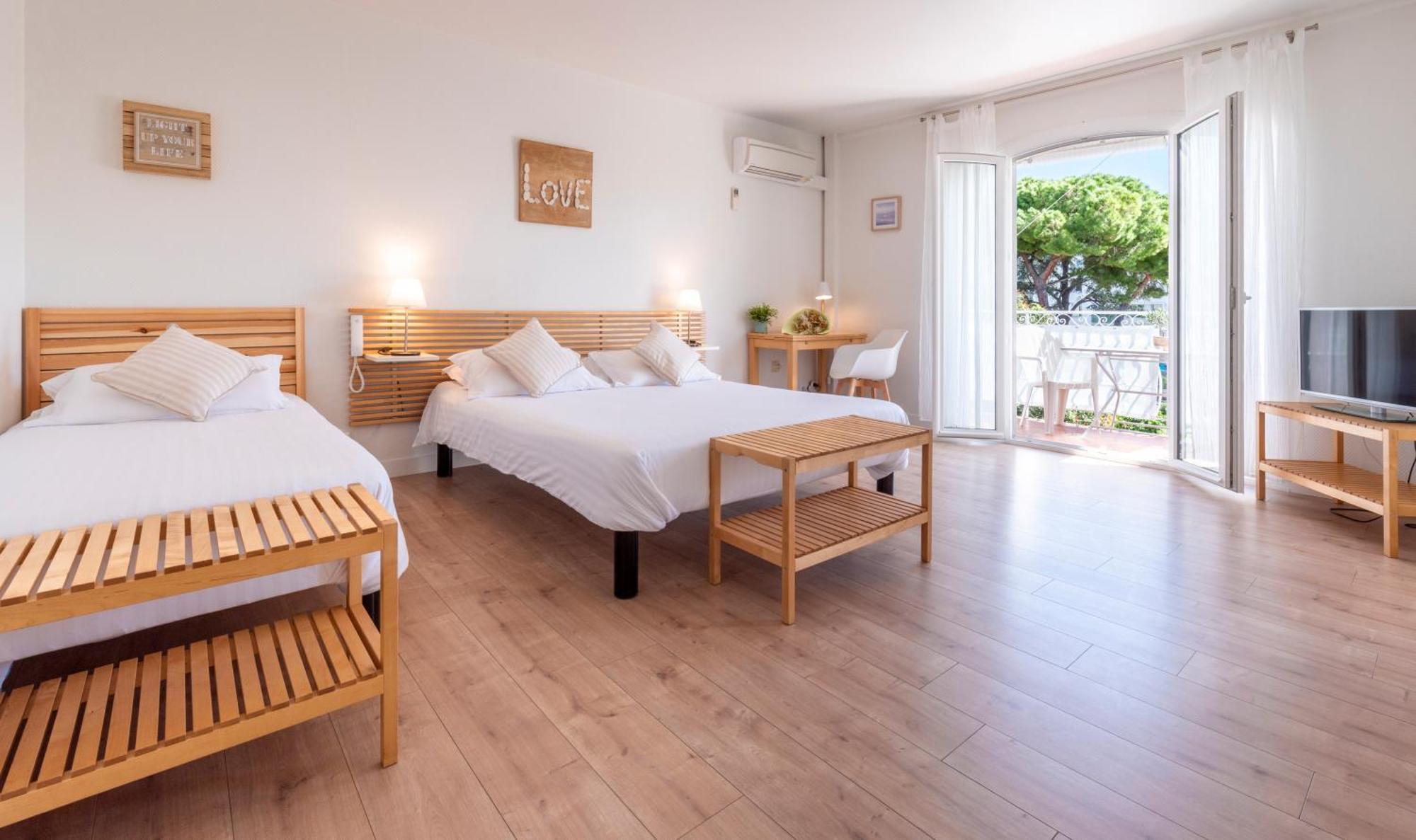 אנטיב Hotel & Studios Astor מראה חיצוני תמונה