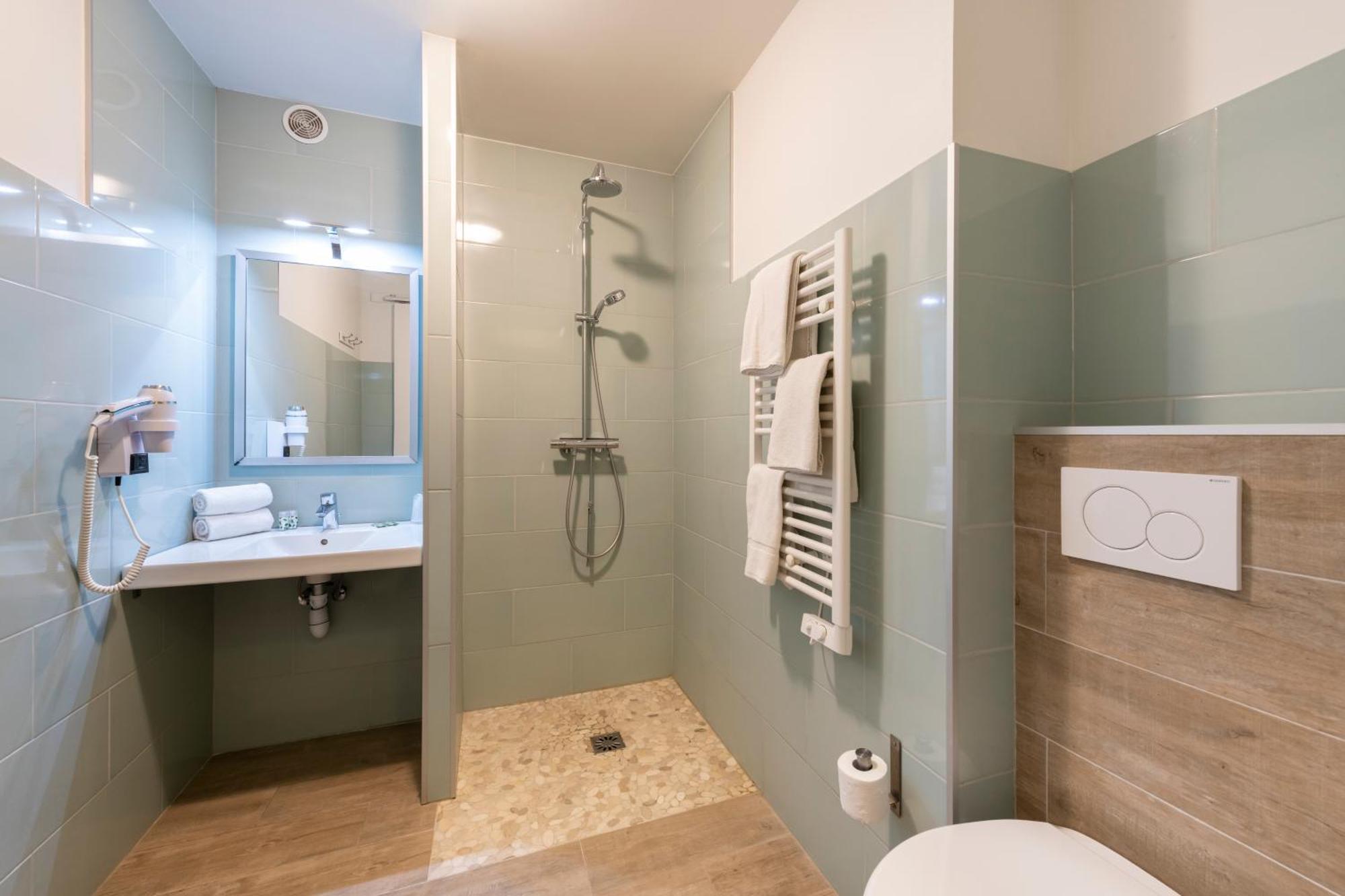 אנטיב Hotel & Studios Astor מראה חיצוני תמונה