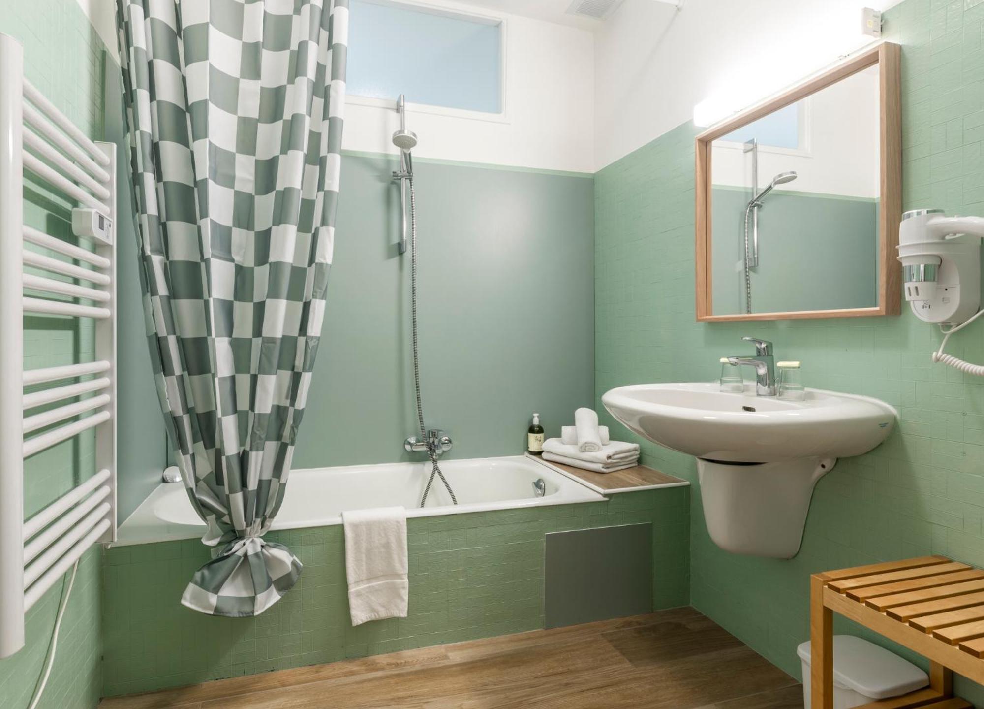 אנטיב Hotel & Studios Astor מראה חיצוני תמונה